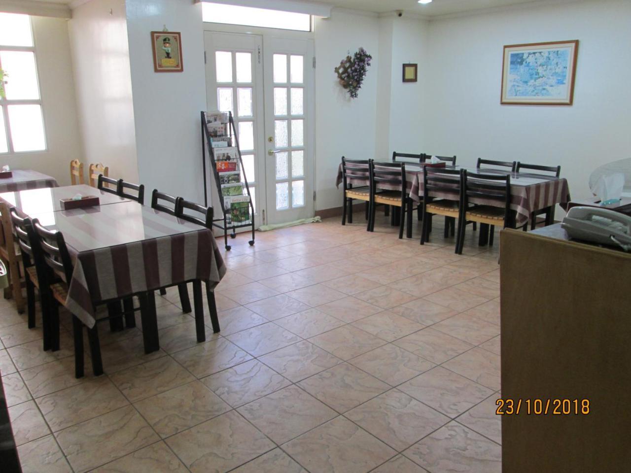 Huangjia Motel Тайнань Экстерьер фото